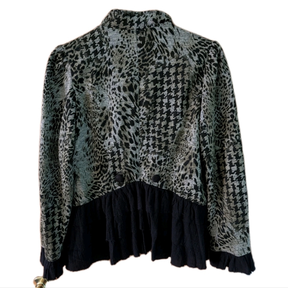 3 Sisters Jacket Knit Button Ruffle Women Size Large Print - Picture 2 of 5